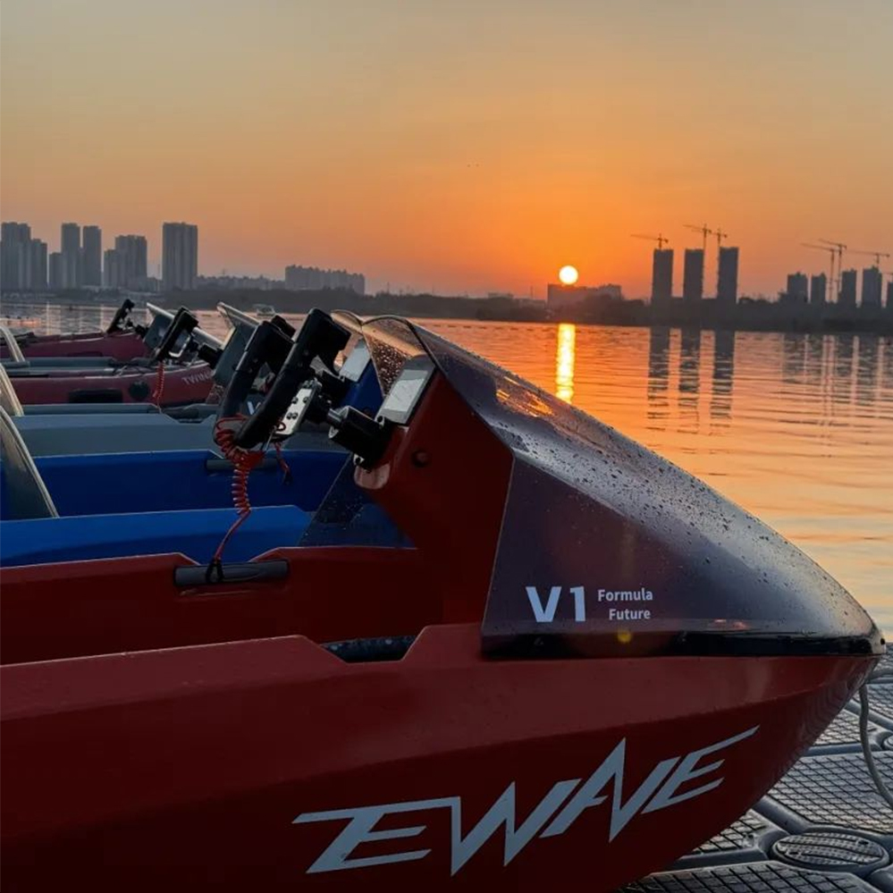 Scenic AreaTheme ParkNew Made  - огляд і ціна Rc Boat